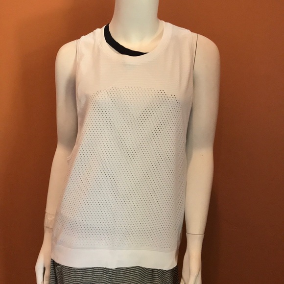 lululemon athletica Tops - Lululemon Muscle Tank in White size 8